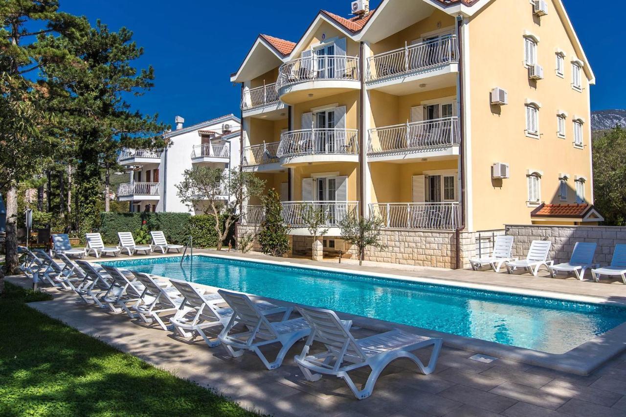 Apartments With A Swimming Pool Jadranovo, Crikvenica - 5521 Dış mekan fotoğraf